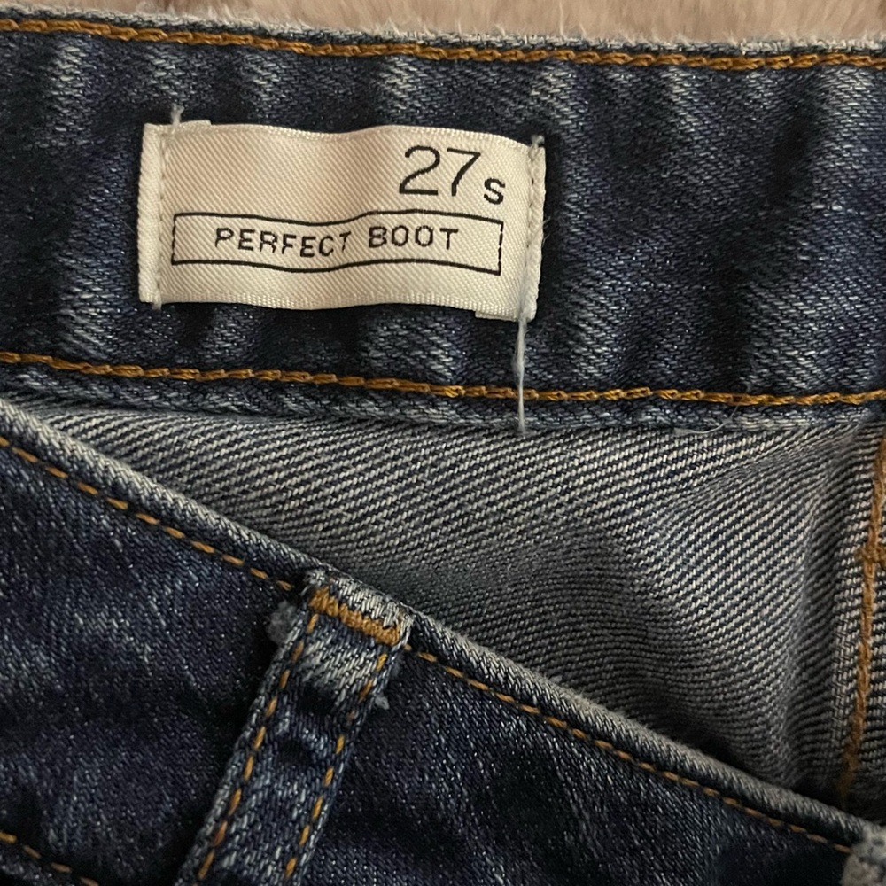 Gap Women's Blue Jeans in excellent condition size 27S boot cut with pockets - Picture 3 of 11